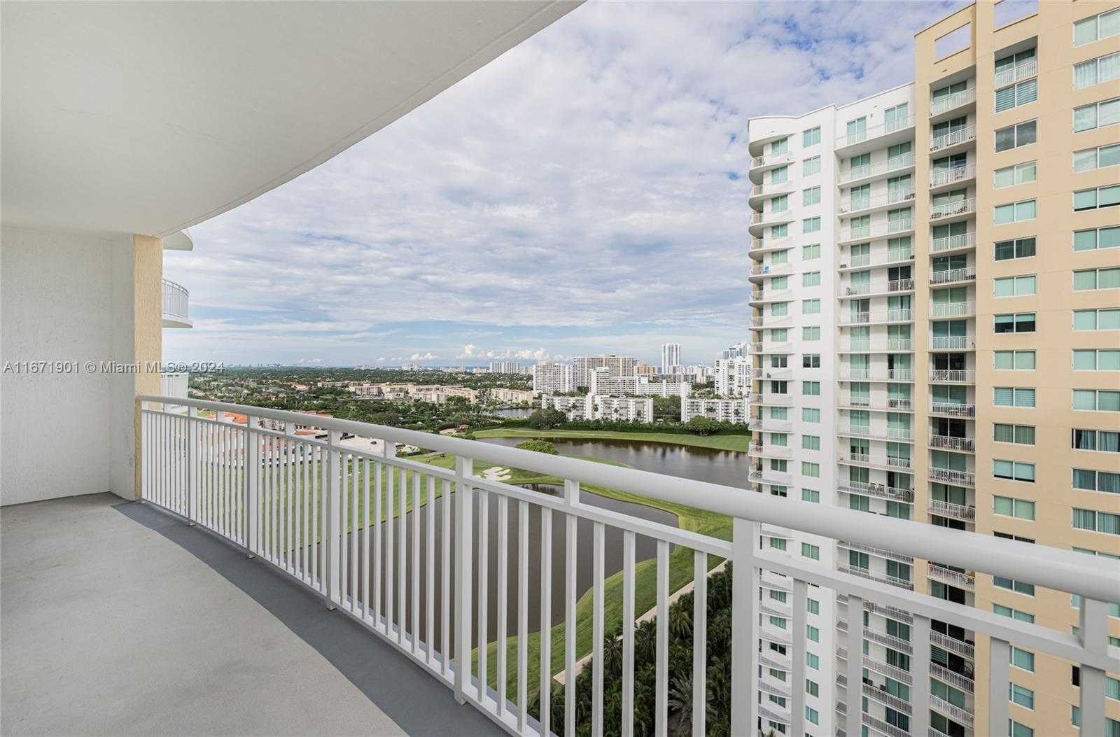 Small Image of 1745 EAST HALLANDALE BEACH BLVD #1804W, Hallandale Beach Number 4