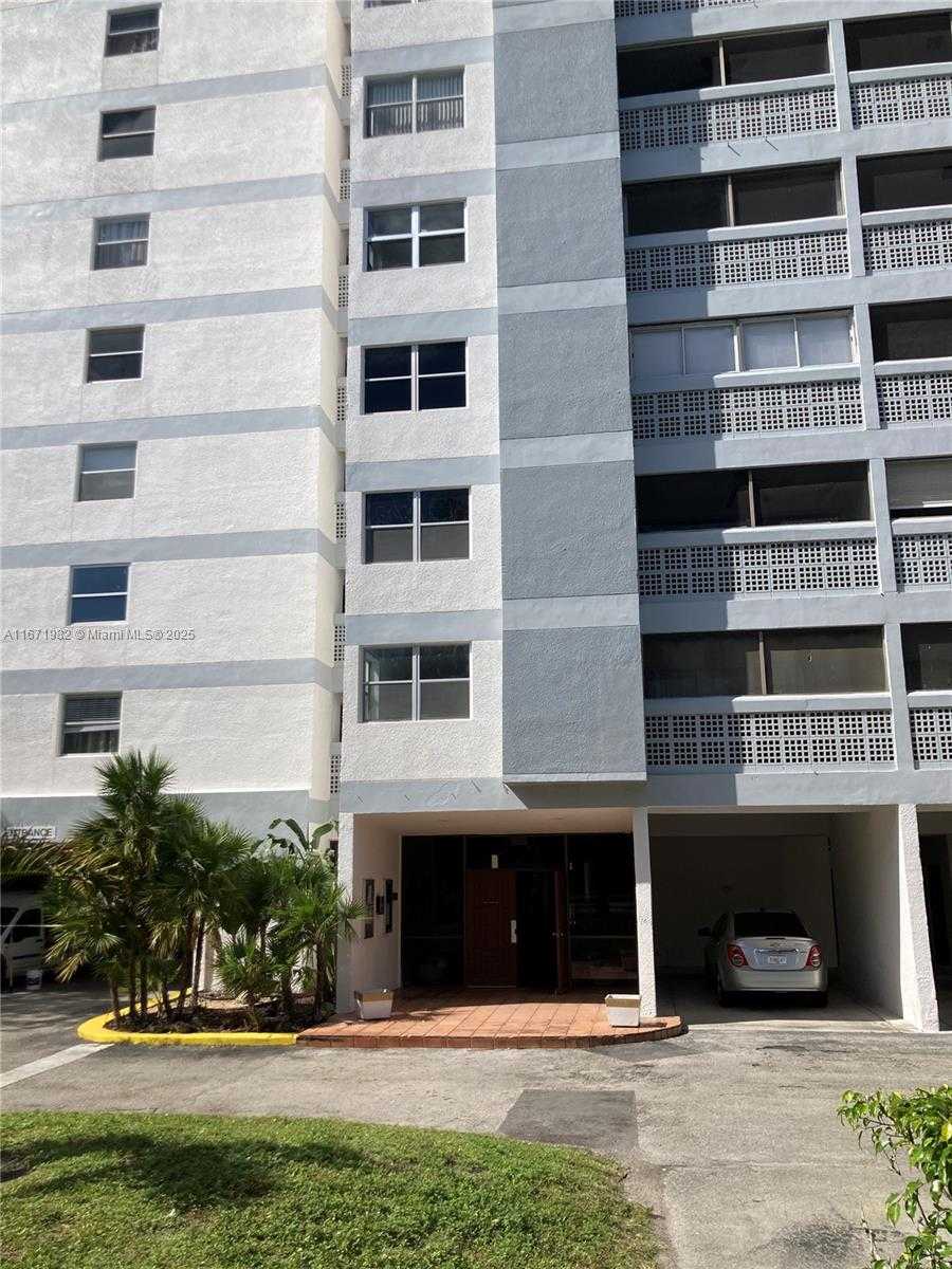 Small Image of 3301 SPANISH MOSS TER #704, Lauderhill Number 2