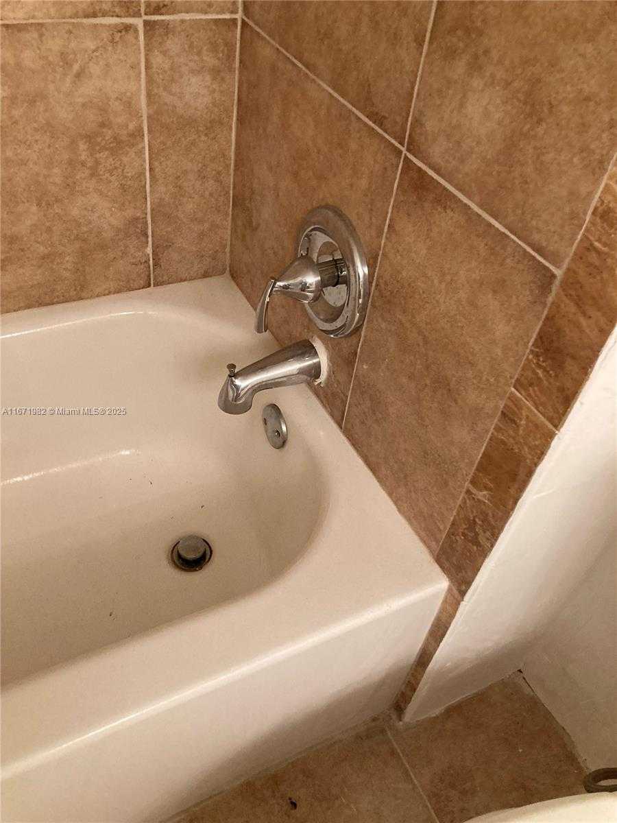 Small Image of 3301 SPANISH MOSS TER #704, Lauderhill Number 22