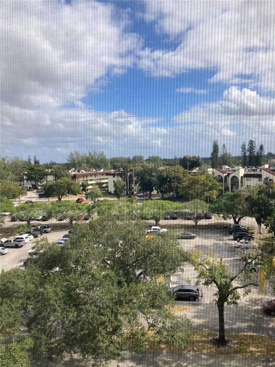 Small Image of 3301 SPANISH MOSS TER #704, Lauderhill Number 5