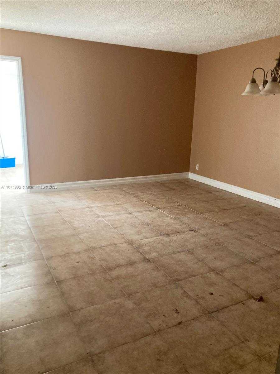 Small Image of 3301 SPANISH MOSS TER #704, Lauderhill Number 8