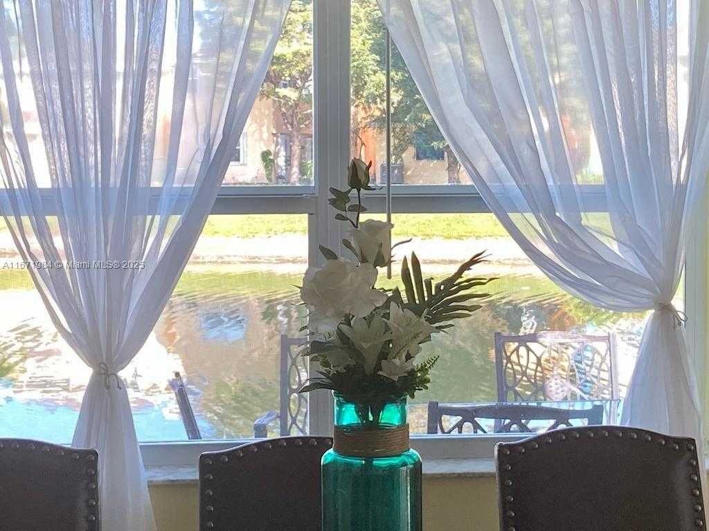 Small Image of 4046 EASTRIDGE DR, Deerfield Beach Number 15