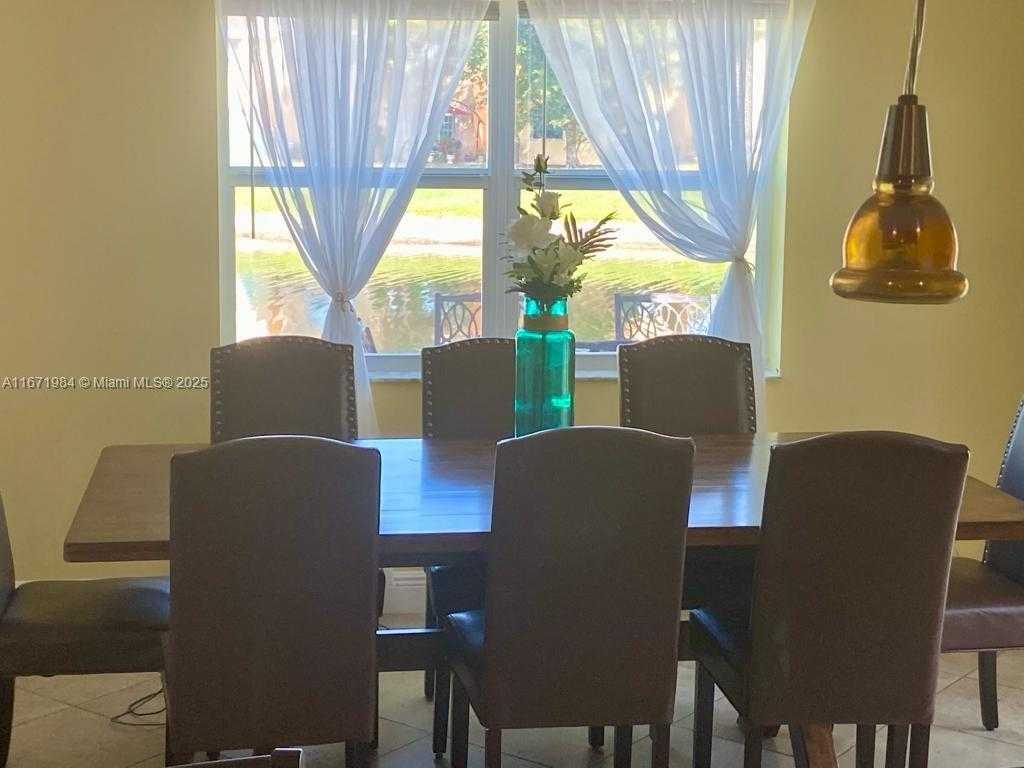 Small Image of 4046 EASTRIDGE DR, Deerfield Beach Number 18