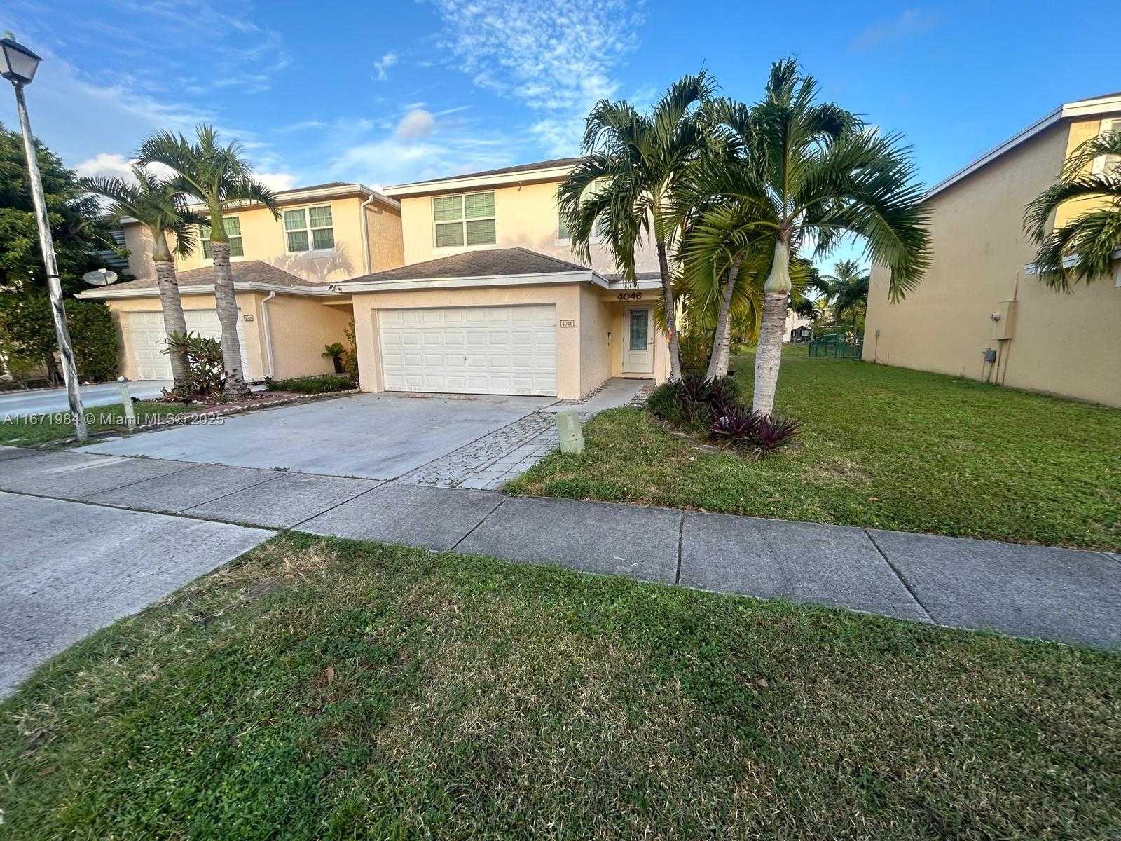 Small Image of 4046 EASTRIDGE DR, Deerfield Beach Number 2