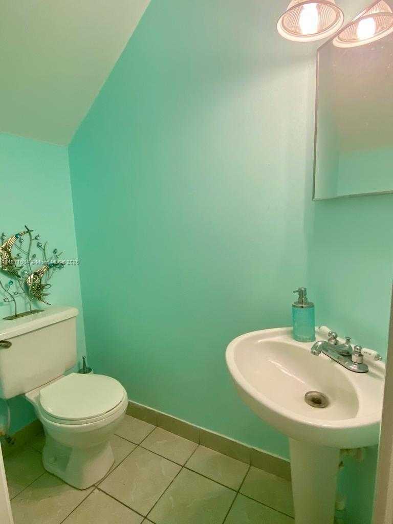 Small Image of 4046 EASTRIDGE DR, Deerfield Beach Number 21