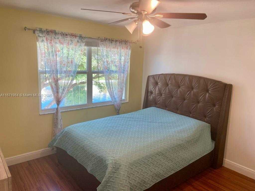 Small Image of 4046 EASTRIDGE DR, Deerfield Beach Number 23