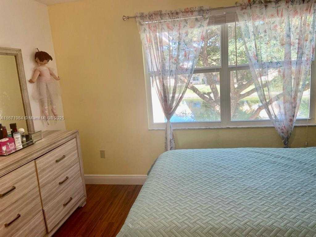 Small Image of 4046 EASTRIDGE DR, Deerfield Beach Number 25