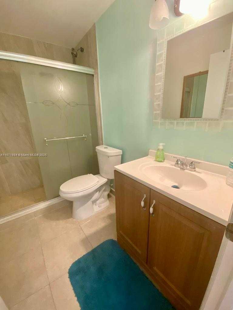 Small Image of 4046 EASTRIDGE DR, Deerfield Beach Number 28