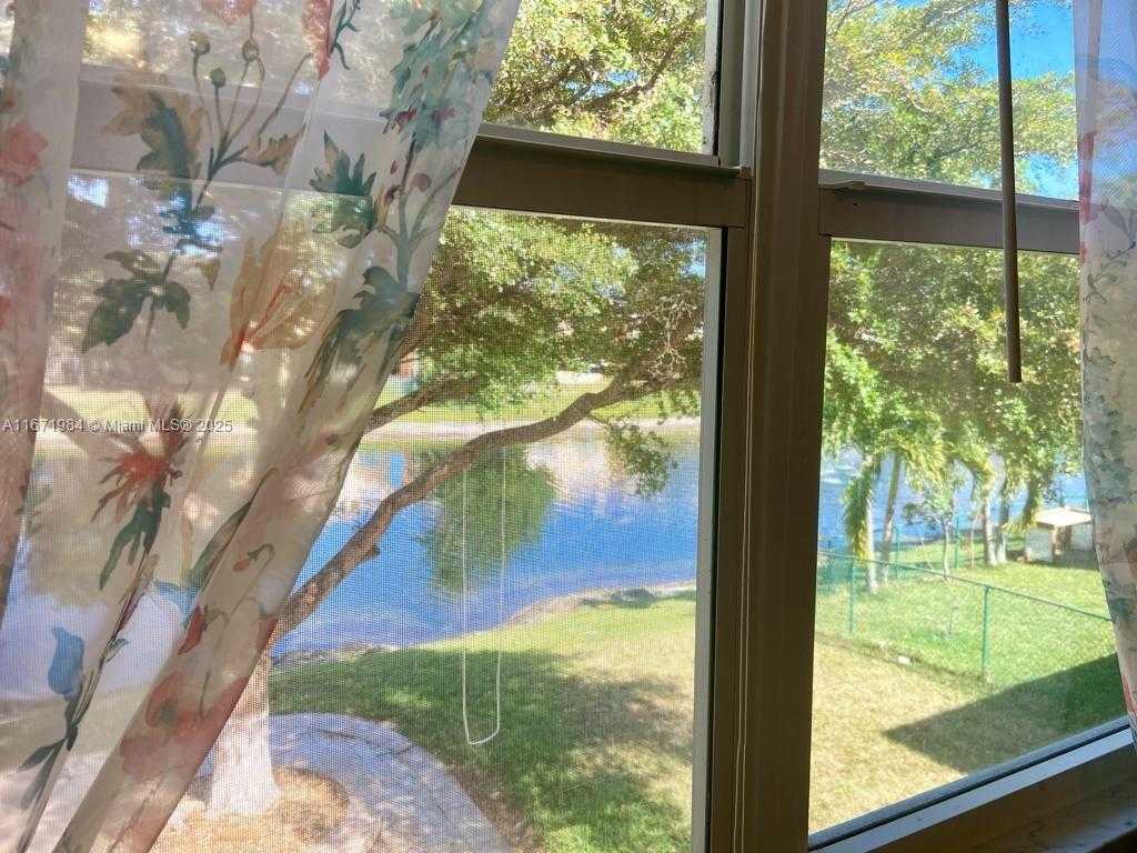 Small Image of 4046 EASTRIDGE DR, Deerfield Beach Number 31