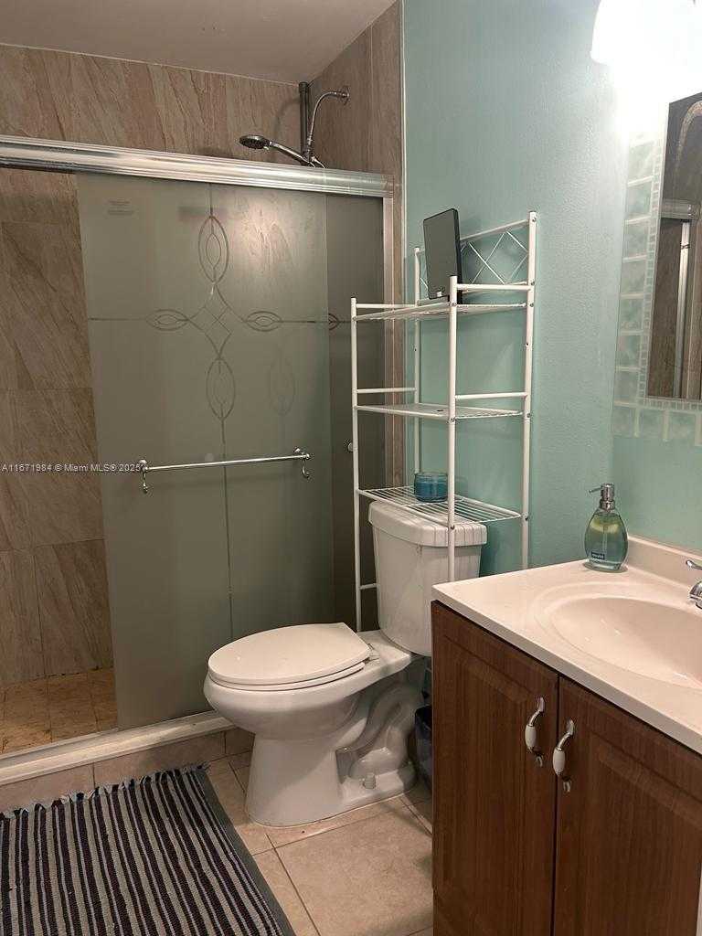 Small Image of 4046 EASTRIDGE DR, Deerfield Beach Number 42