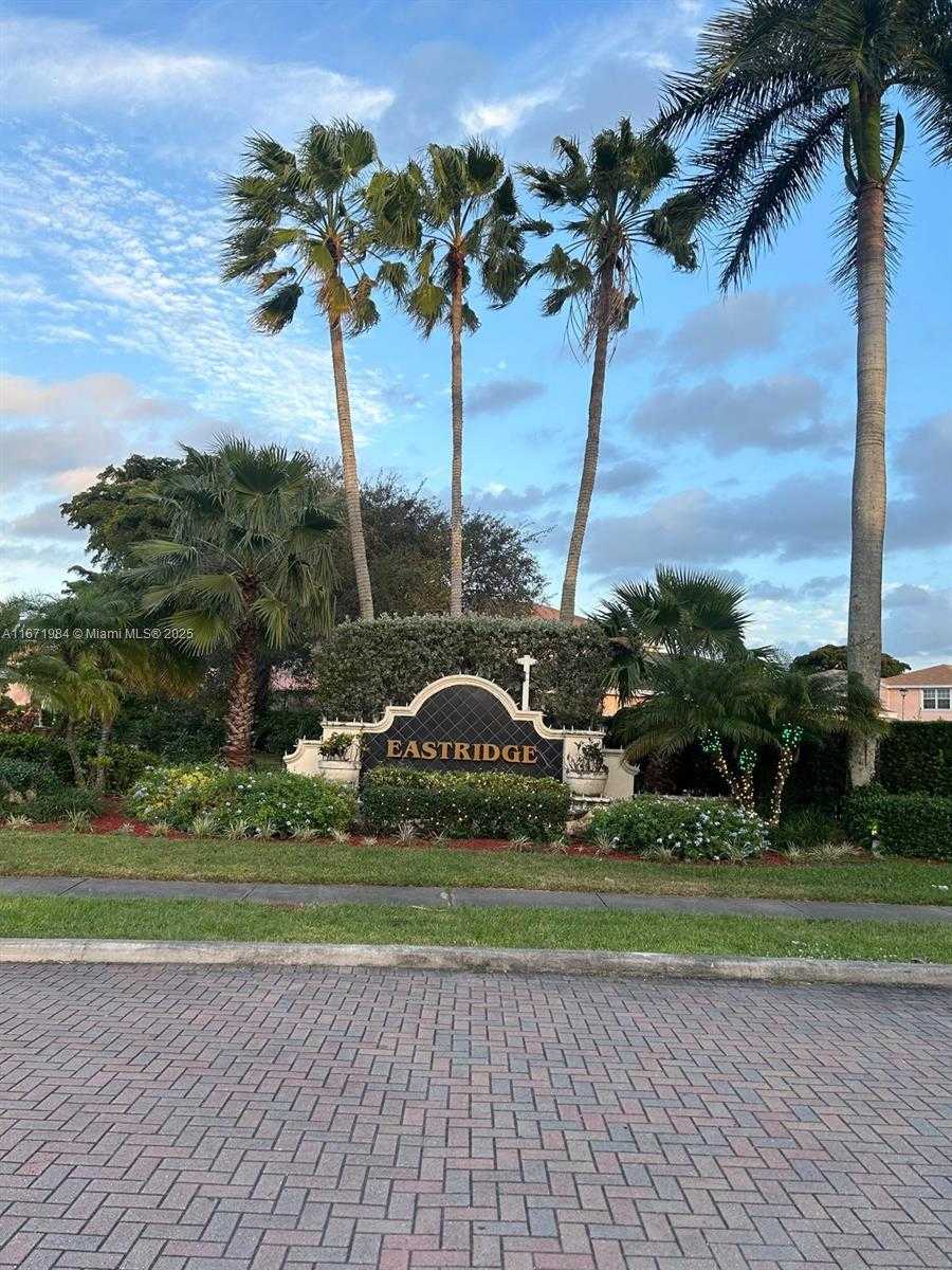 Small Image of 4046 EASTRIDGE DR, Deerfield Beach Number 43
