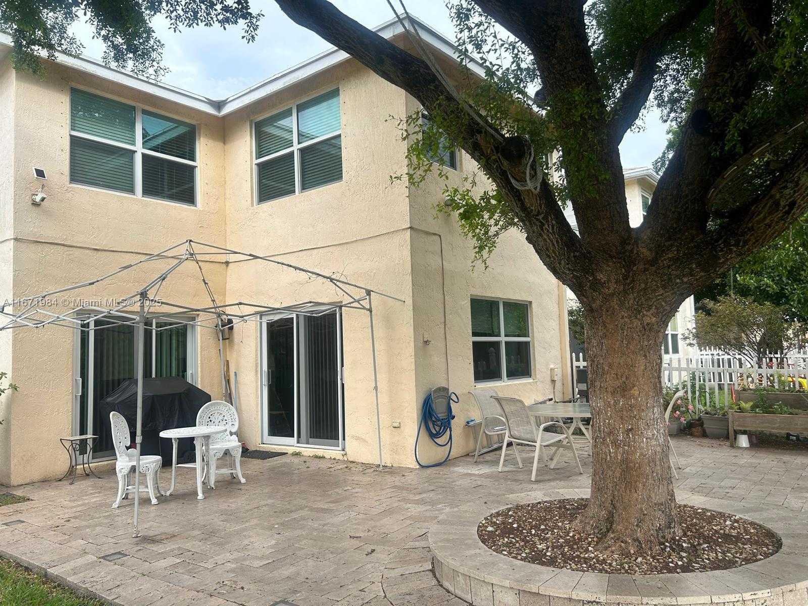 Small Image of 4046 EASTRIDGE DR, Deerfield Beach Number 47