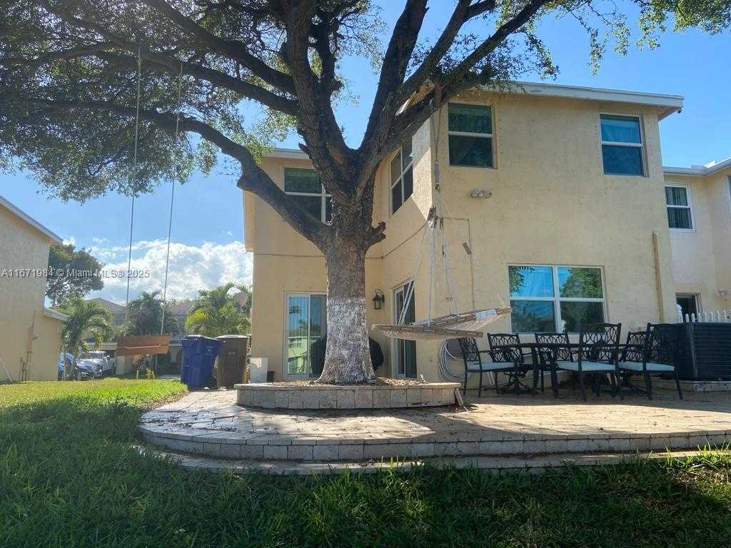 Small Image of 4046 EASTRIDGE DR, Deerfield Beach Number 48