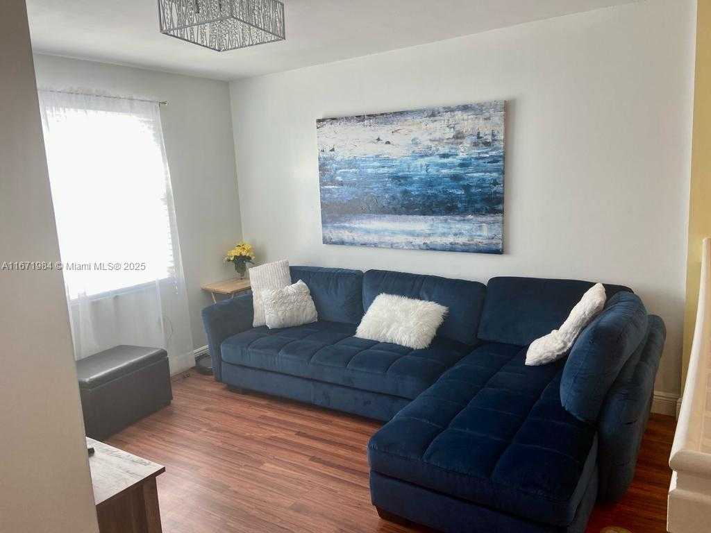 Small Image of 4046 EASTRIDGE DR, Deerfield Beach Number 9