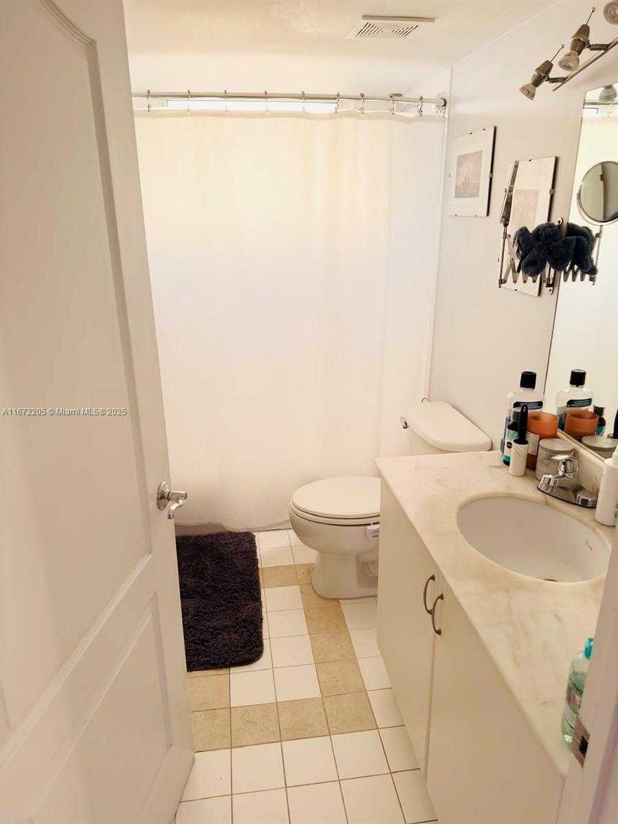 Small Image of 1200 BRICKELL BAY DR #PH 4123, Miami Number 16