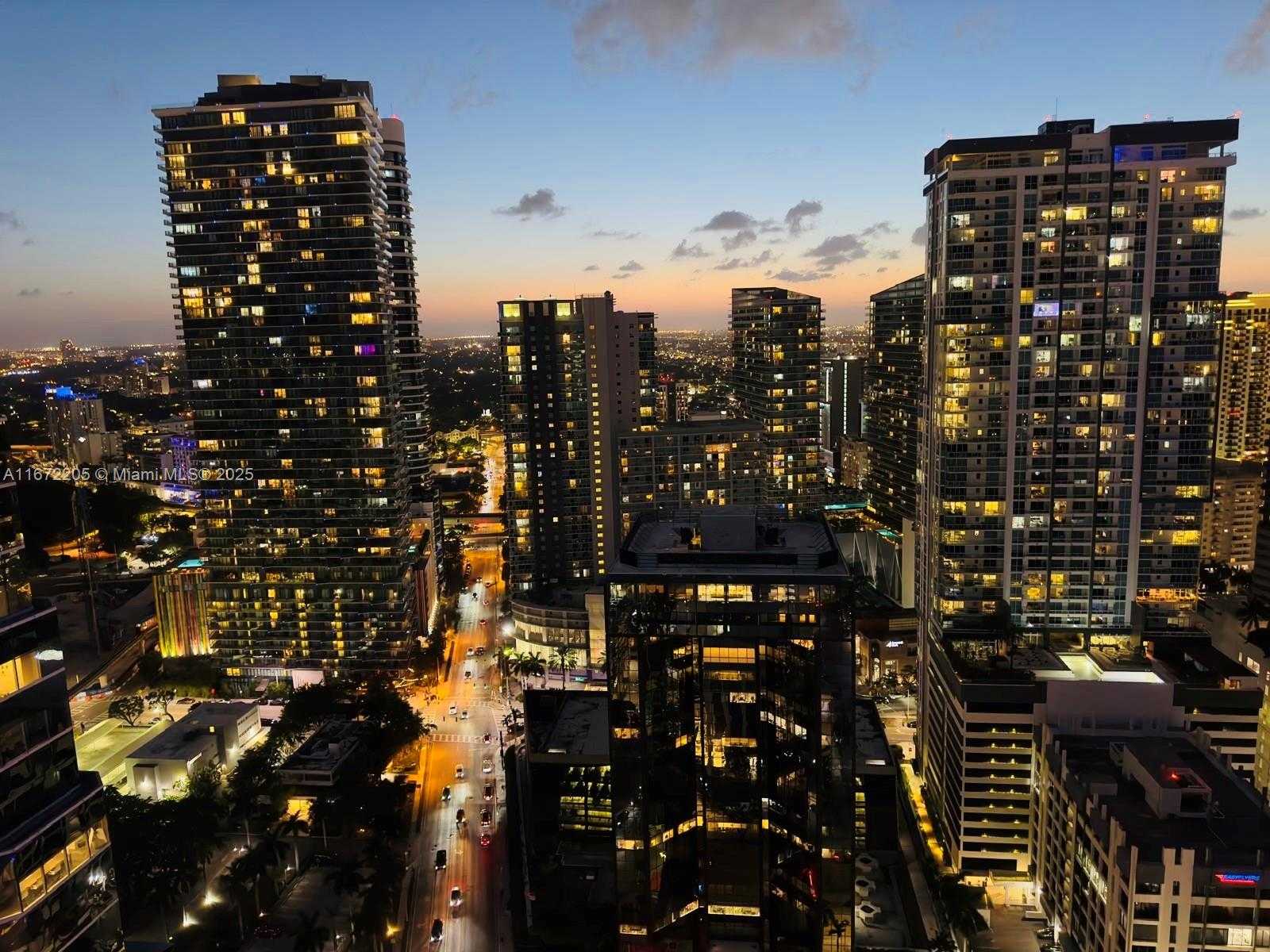 Small Image of 1200 BRICKELL BAY DR #PH 4123, Miami Number 2