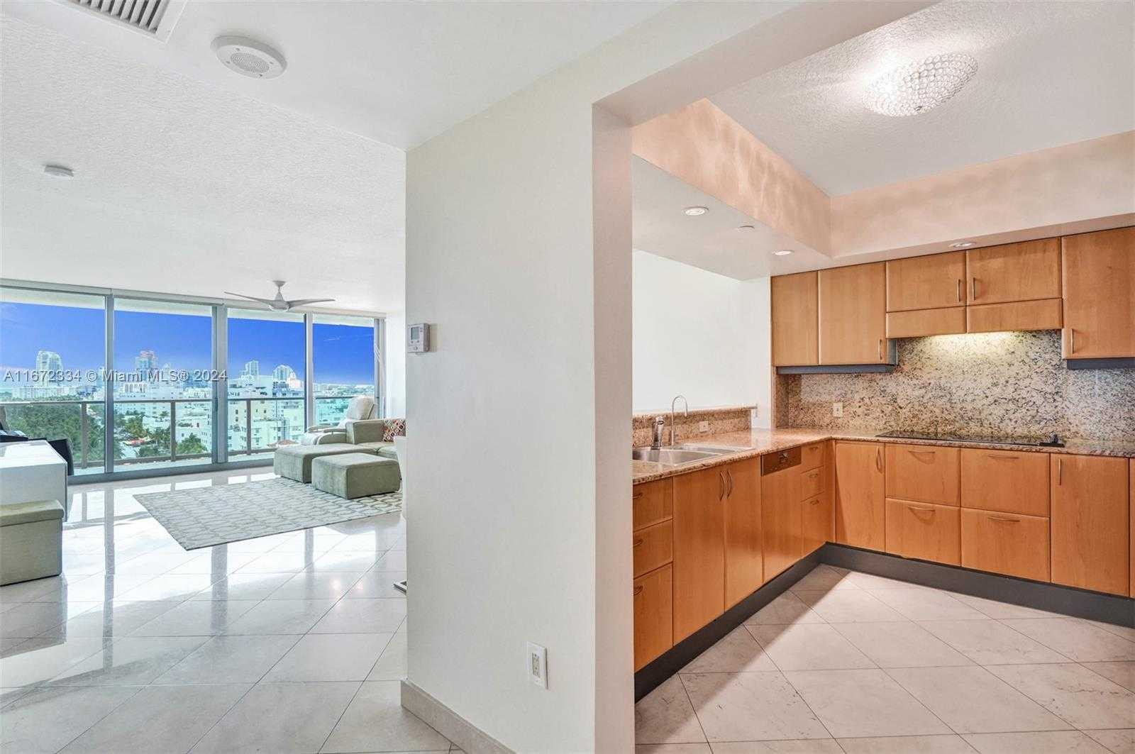 Small Image of 1455 OCEAN DR #1203, Miami Beach Number 5