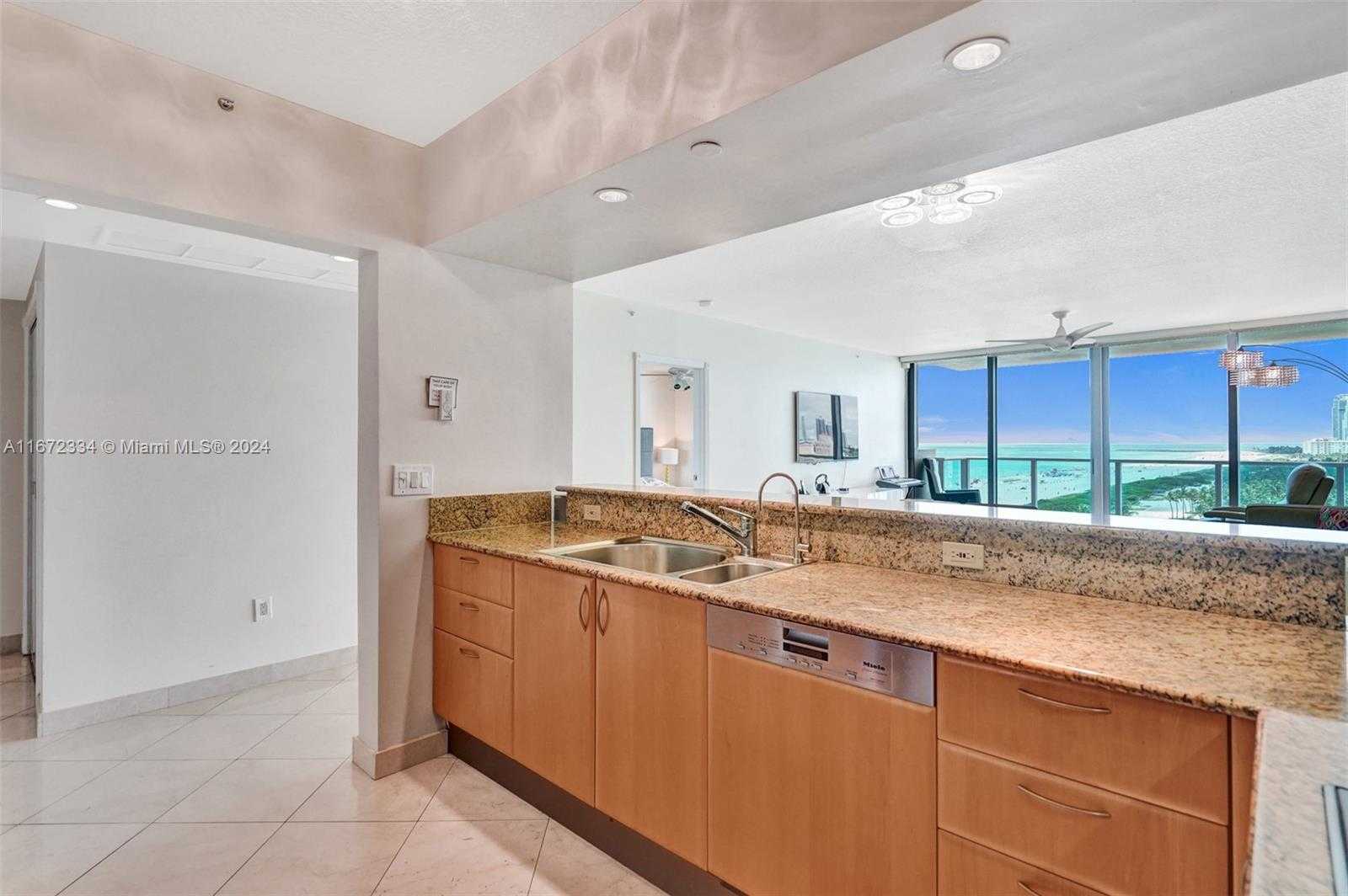 Small Image of 1455 OCEAN DR #1203, Miami Beach Number 7