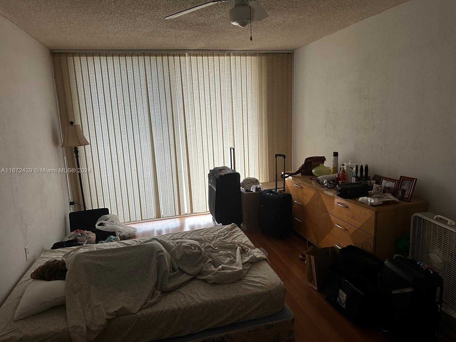 Small Image of 1200 #616W, Miami Number 9
