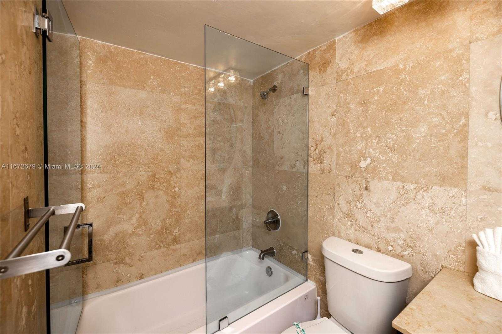 Small Image of 5225 COLLINS AVE #1114, Miami Beach Number 14
