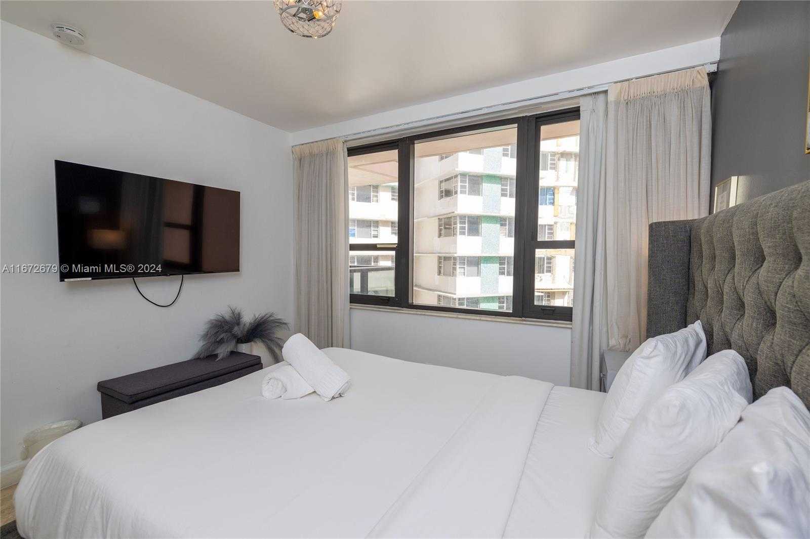 Small Image of 5225 COLLINS AVE #1114, Miami Beach Number 16