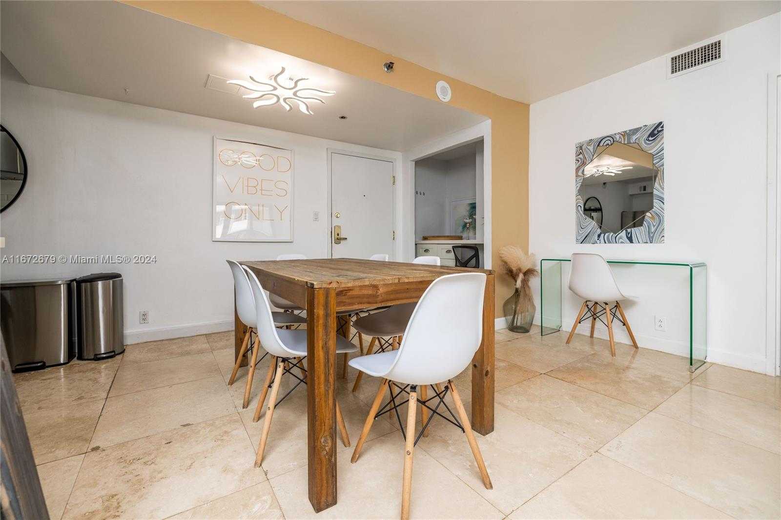 Small Image of 5225 COLLINS AVE #1114, Miami Beach Number 2