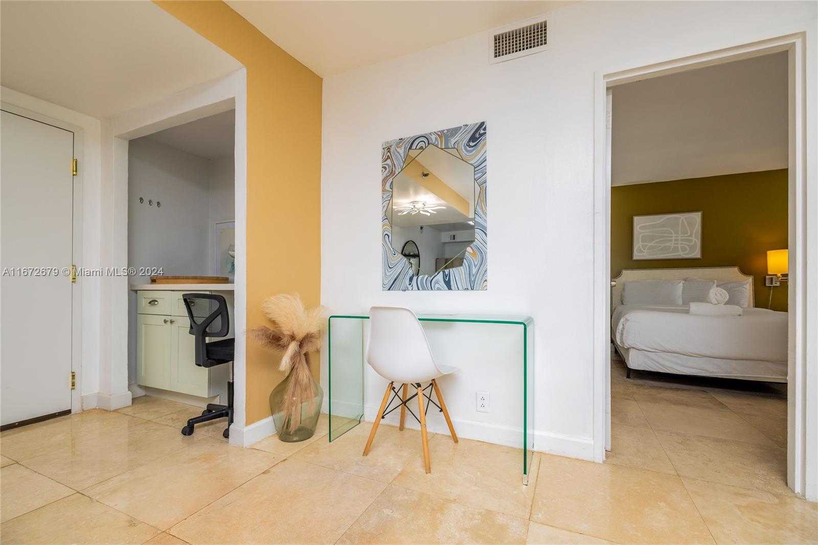 Small Image of 5225 COLLINS AVE #1114, Miami Beach Number 3