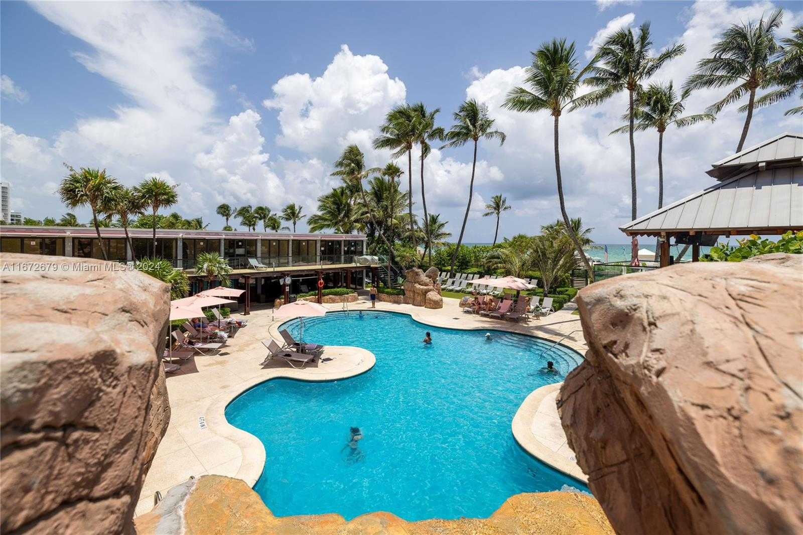 Small Image of 5225 COLLINS AVE #1114, Miami Beach Number 32