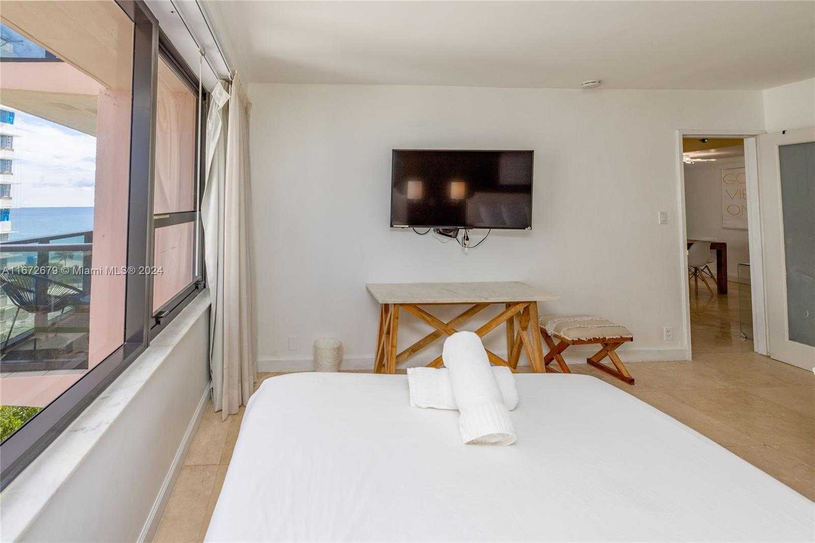 Small Image of 5225 COLLINS AVE #1114, Miami Beach Number 9