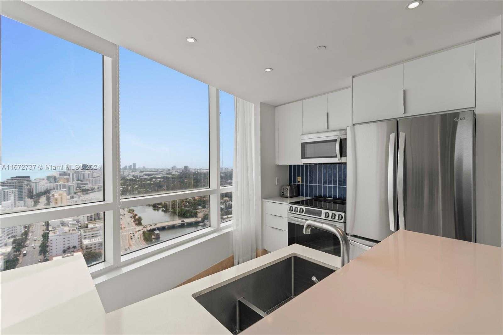 Small Image of 4401 COLLINS AVE #3202/3204, Miami Beach Number 22