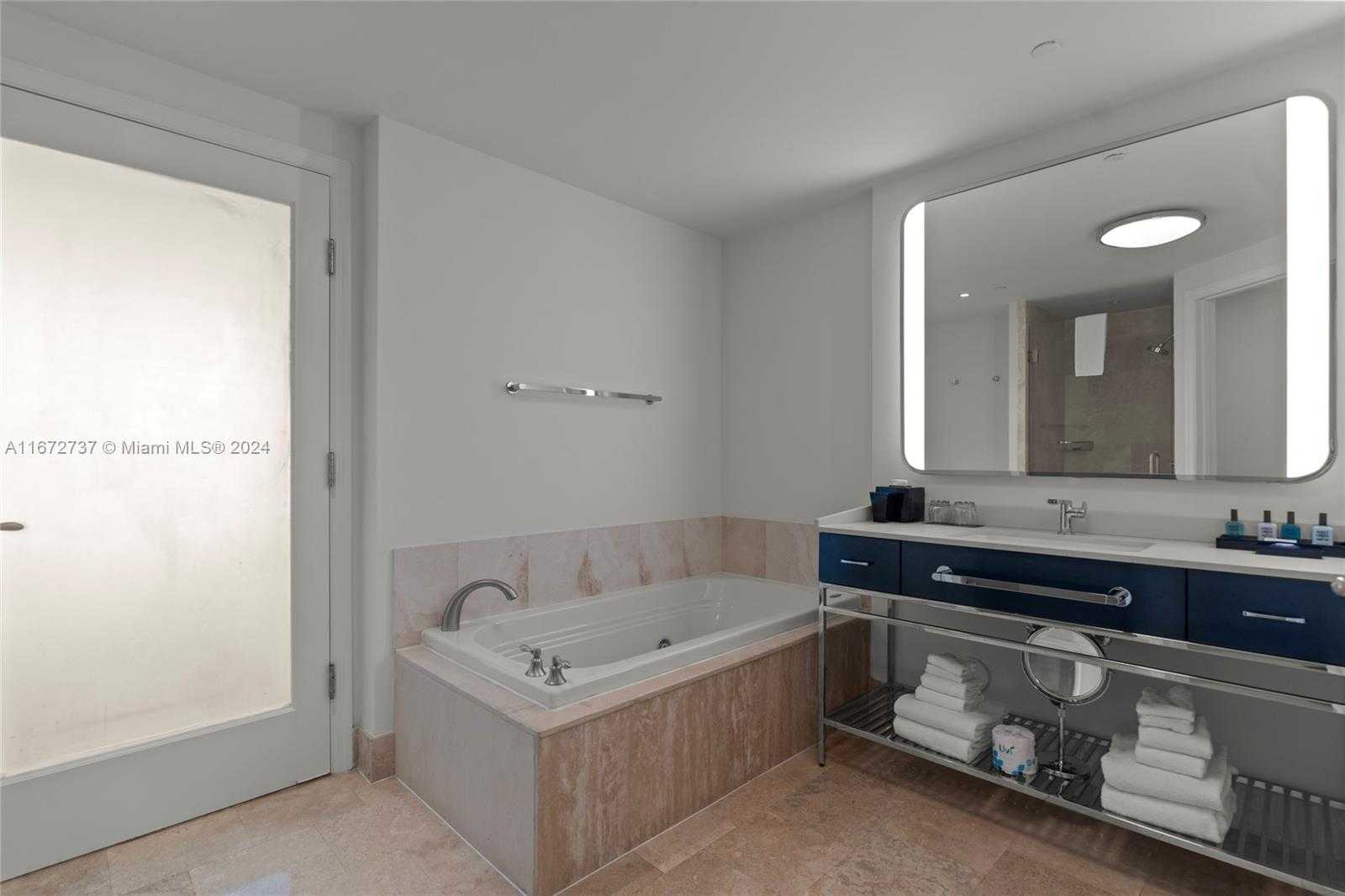 Small Image of 4401 COLLINS AVE #3202/3204, Miami Beach Number 32