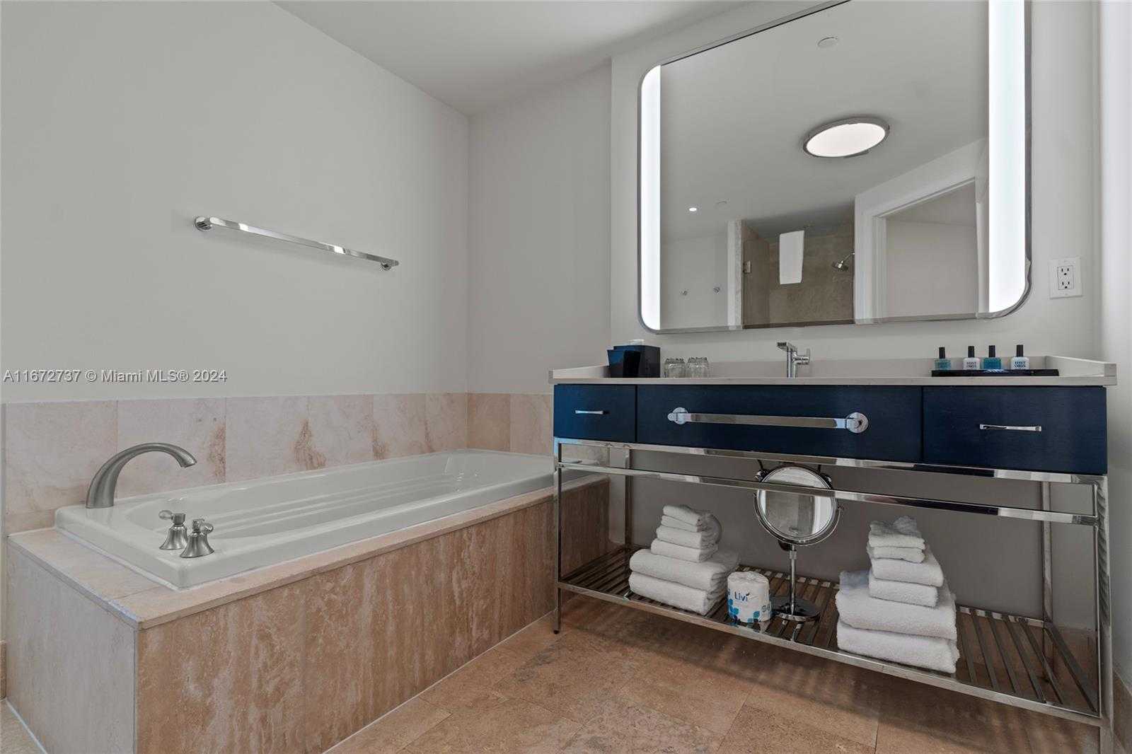 Small Image of 4401 COLLINS AVE #3202/3204, Miami Beach Number 33