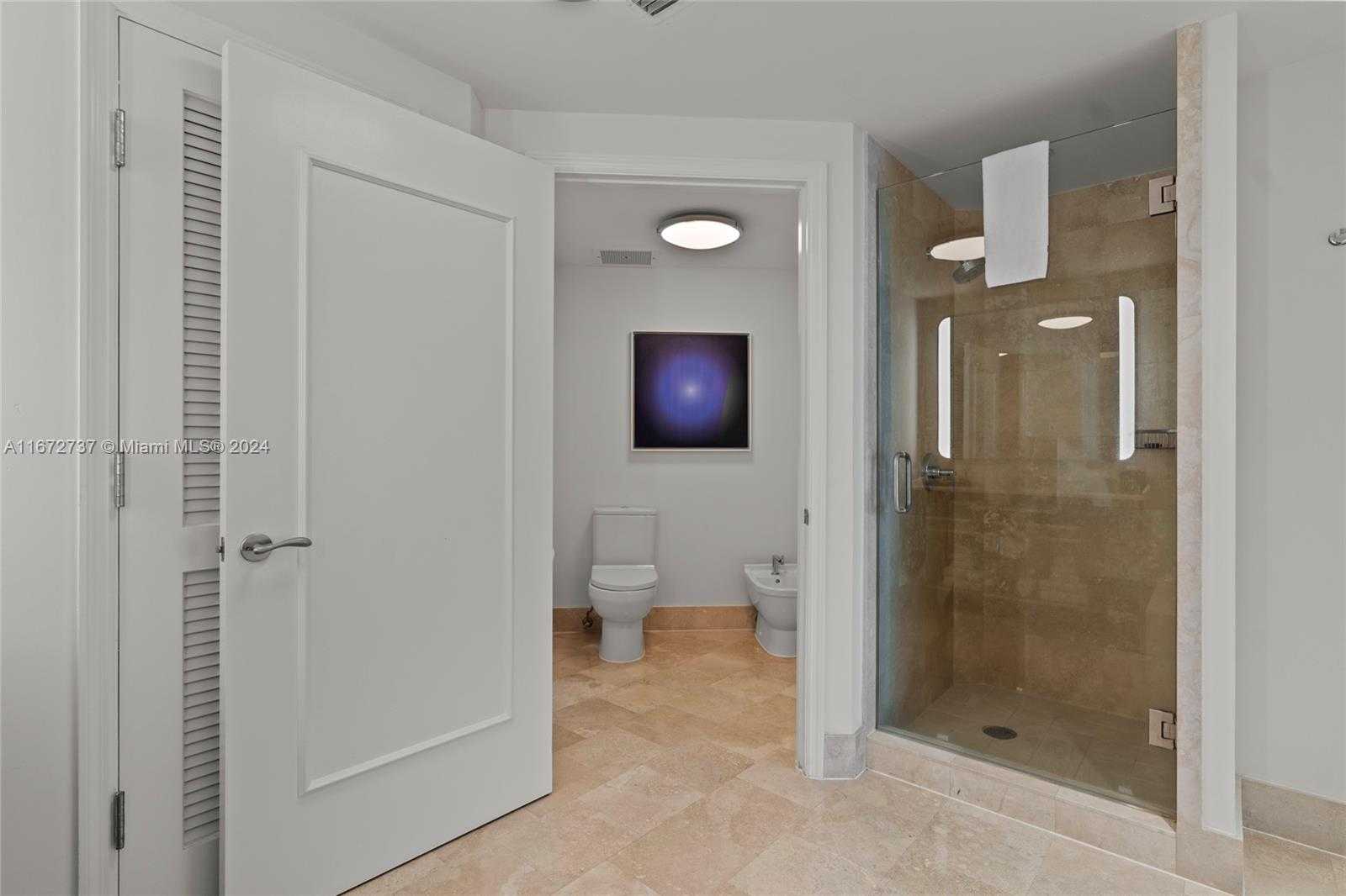 Small Image of 4401 COLLINS AVE #3202/3204, Miami Beach Number 34