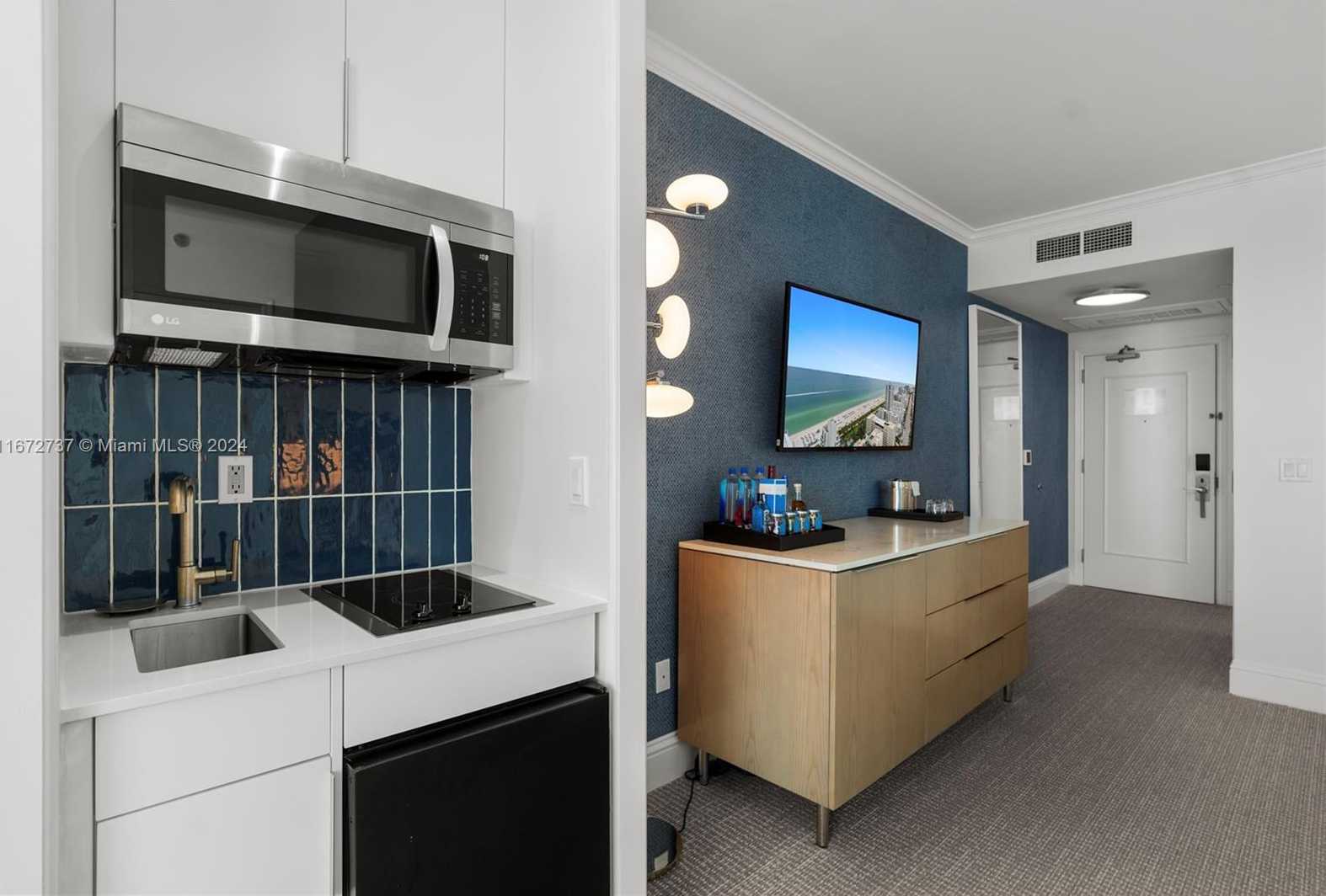 Small Image of 4401 COLLINS AVE #3202/3204, Miami Beach Number 42
