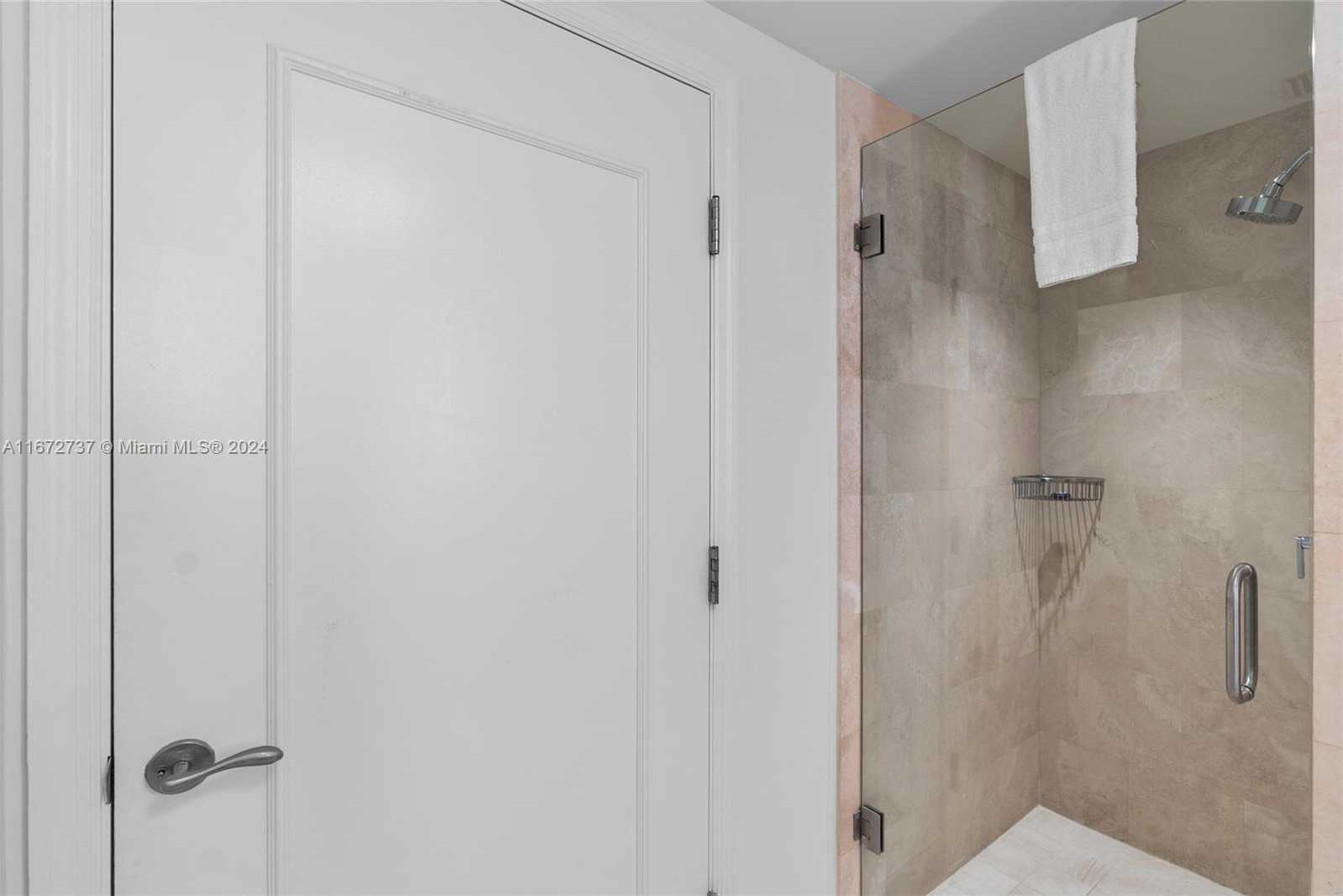 Small Image of 4401 COLLINS AVE #3202/3204, Miami Beach Number 48