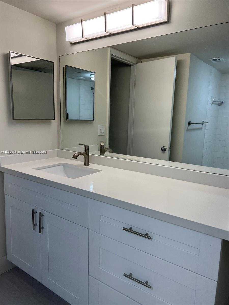 Small Image of 2811 NORTH OAKLAND FOREST DR #309, Oakland Park Number 15