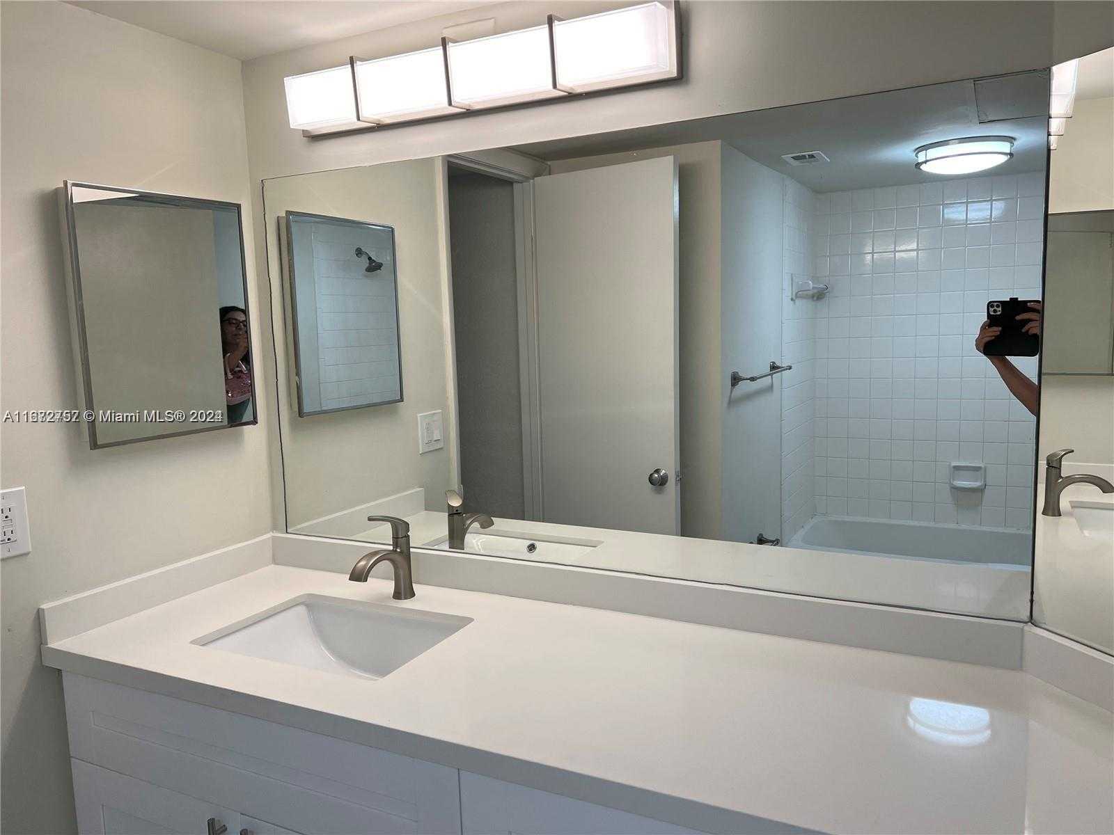 Small Image of 2811 NORTH OAKLAND FOREST DR #309, Oakland Park Number 19