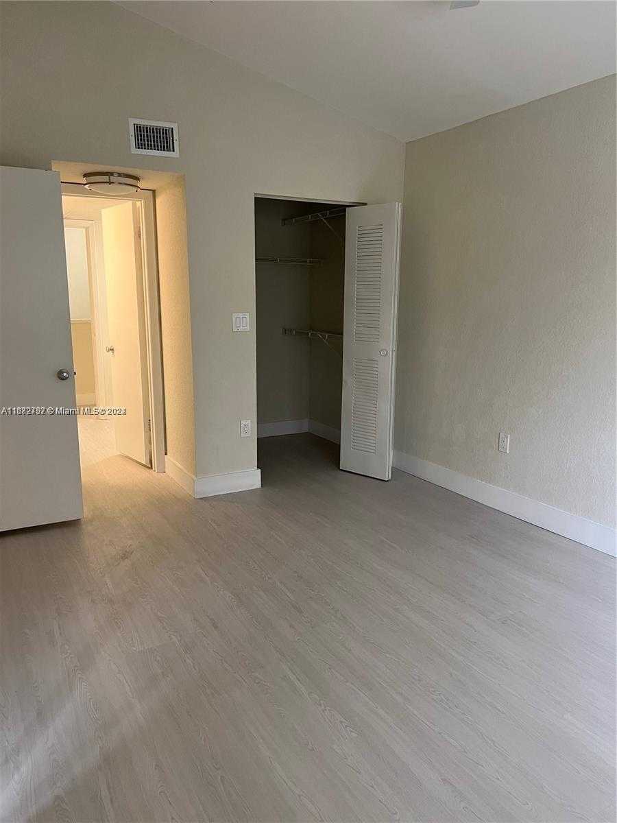Small Image of 2811 NORTH OAKLAND FOREST DR #309, Oakland Park Number 20