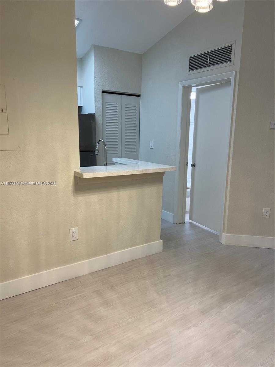 Small Image of 2811 NORTH OAKLAND FOREST DR #309, Oakland Park Number 28