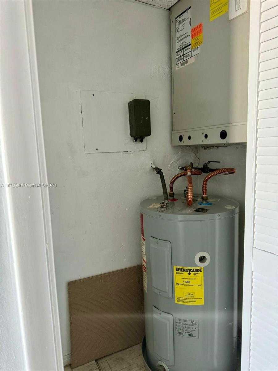 Small Image of 2930 POINT EAST DR #E512, Aventura Number 10