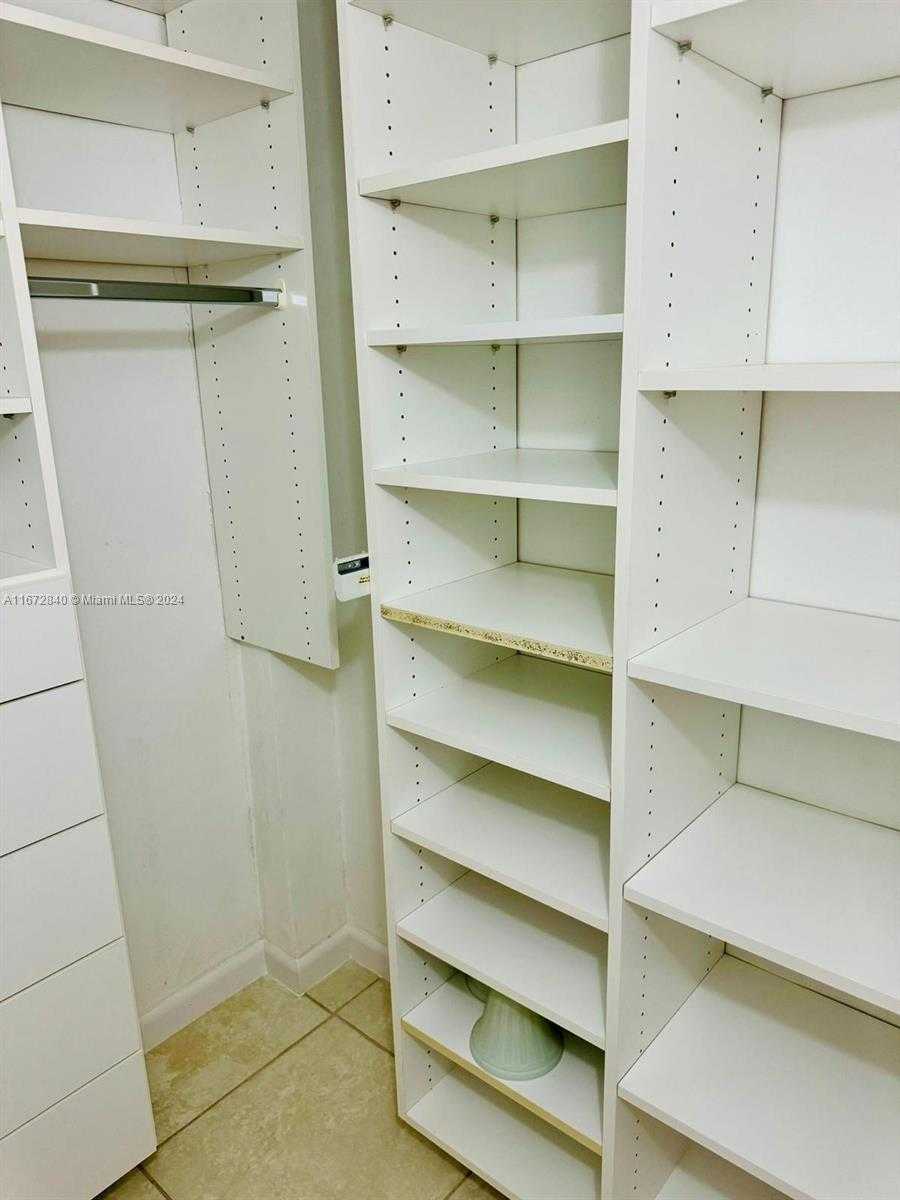 Small Image of 2930 POINT EAST DR #E512, Aventura Number 11