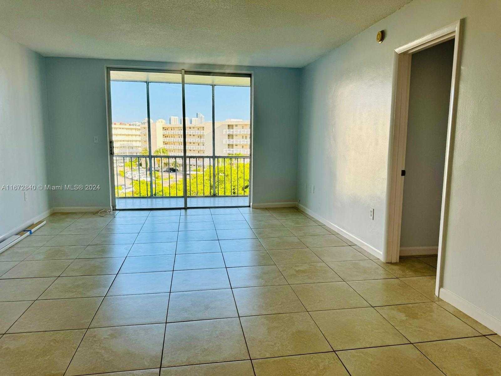 Small Image of 2930 POINT EAST DR #E512, Aventura Number 19