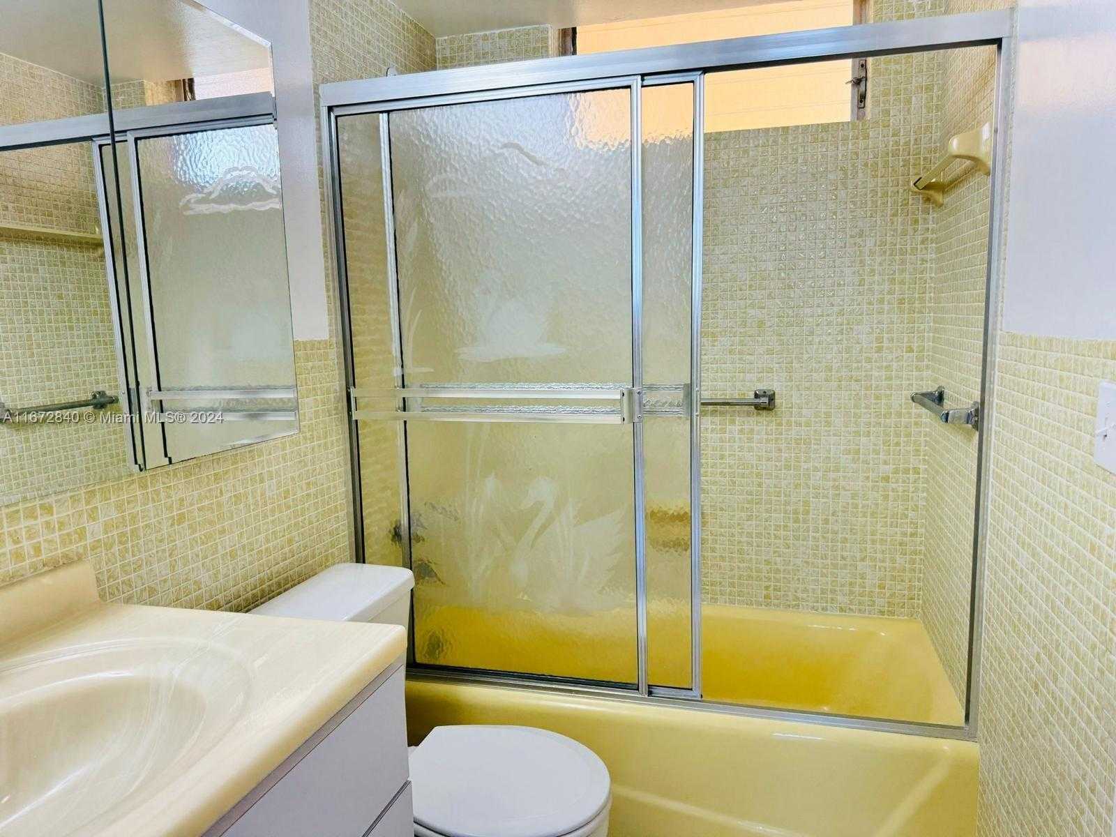 Small Image of 2930 POINT EAST DR #E512, Aventura Number 23