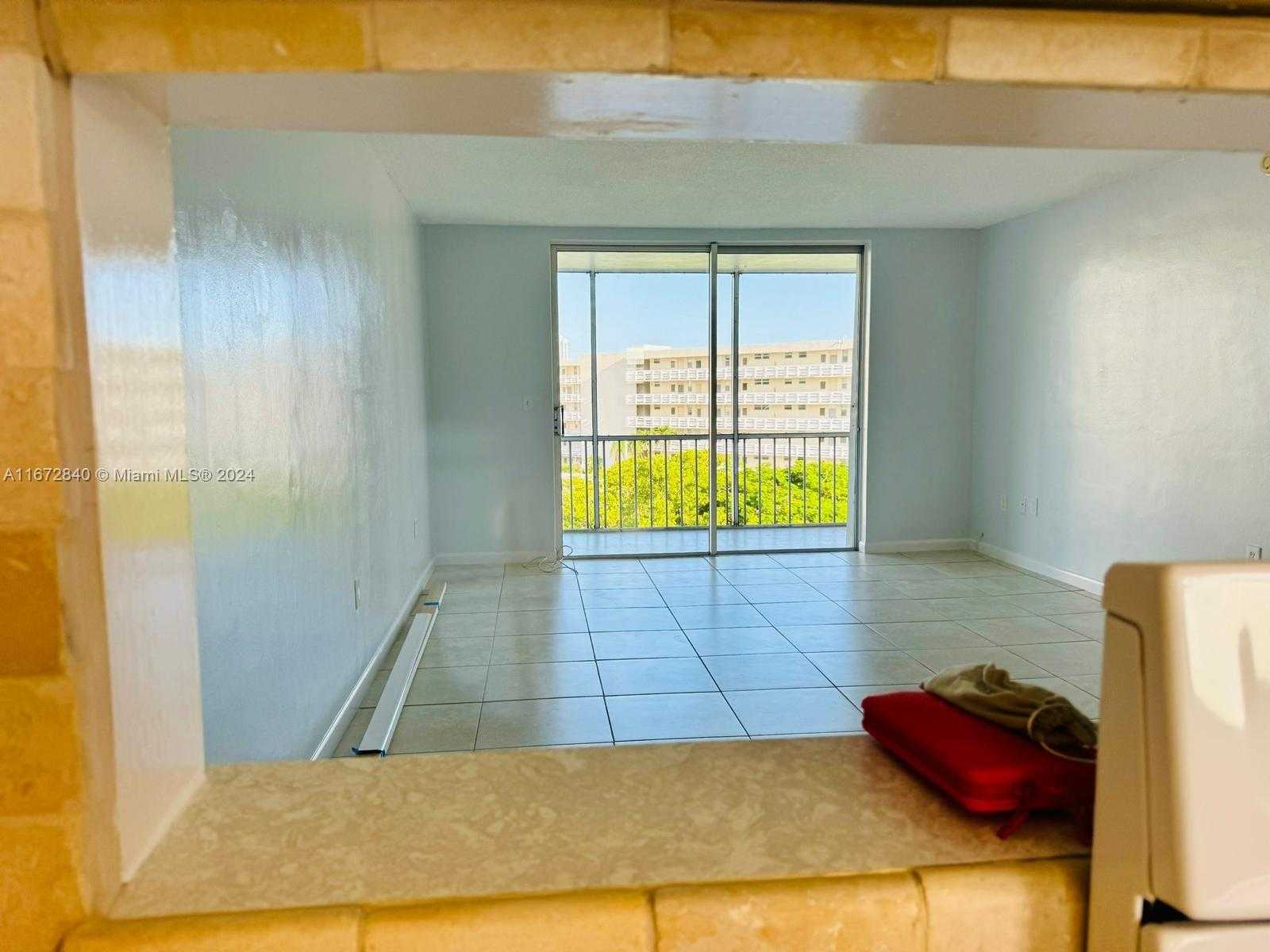 Small Image of 2930 POINT EAST DR #E512, Aventura Number 24
