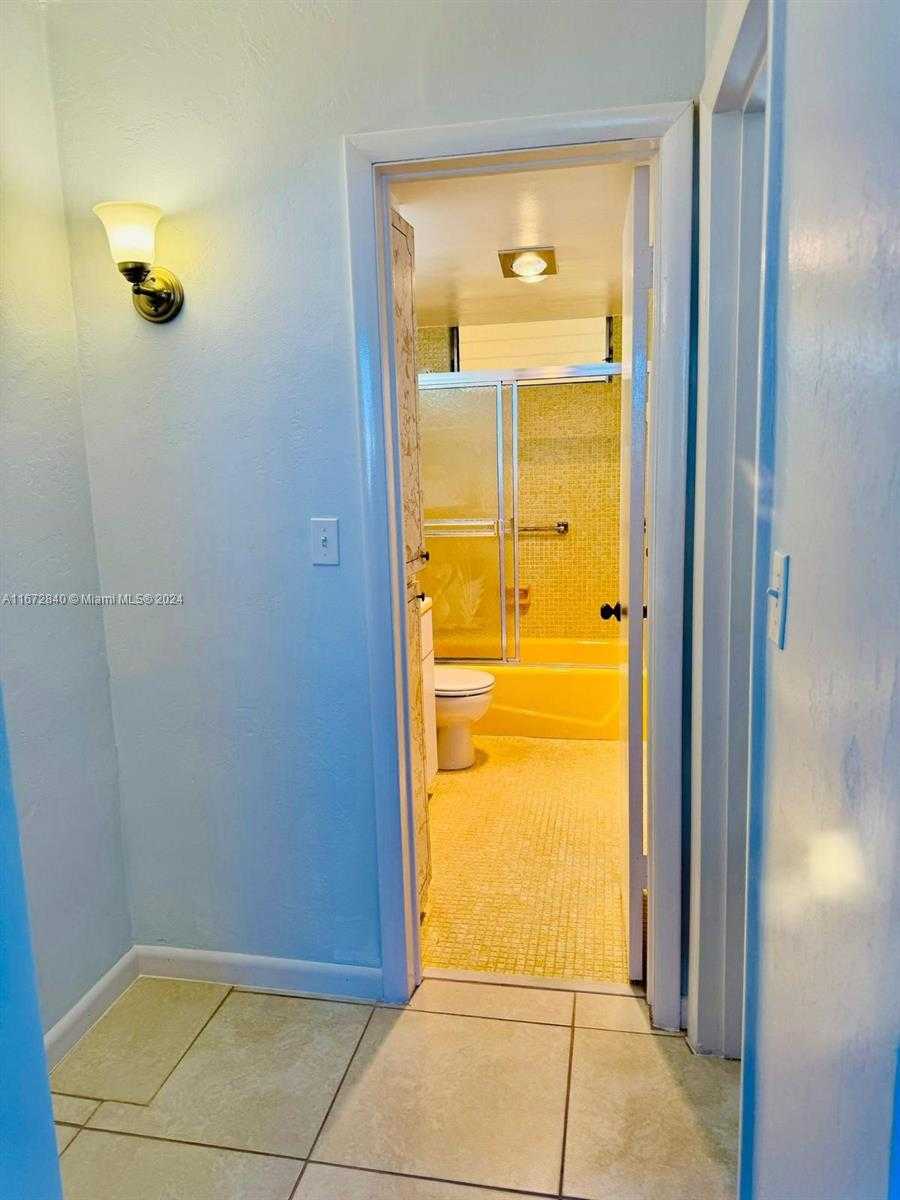 Small Image of 2930 POINT EAST DR #E512, Aventura Number 8