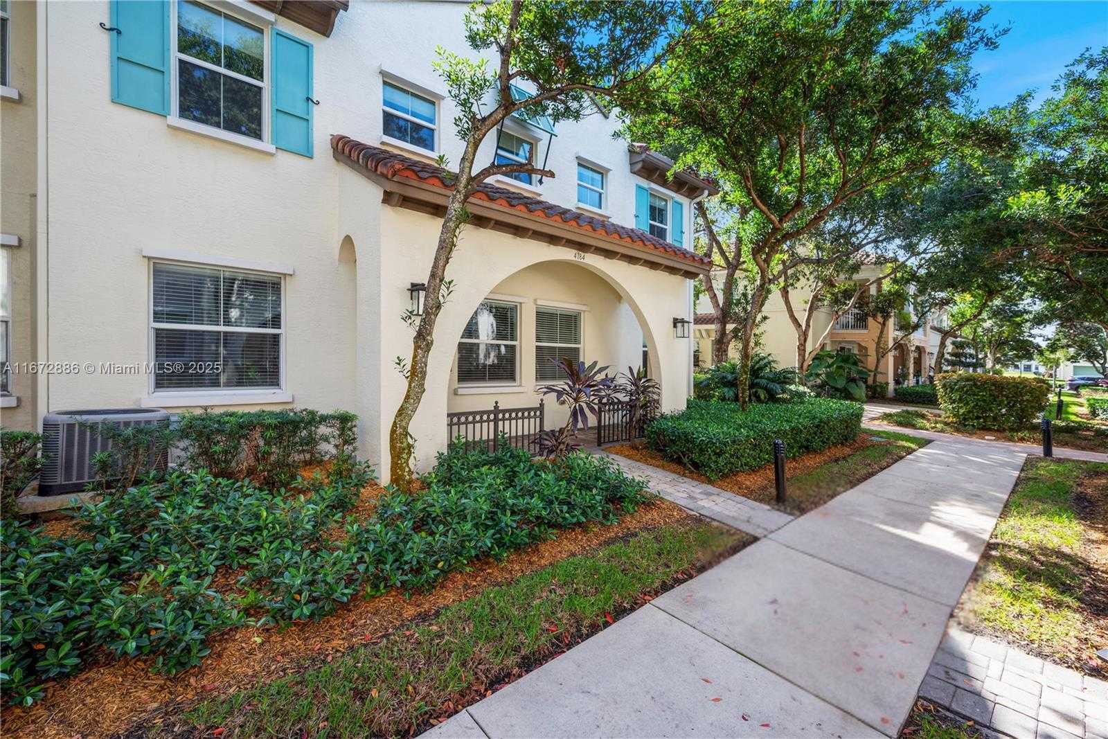 Small Image of 4184 CASCADA CIR, Cooper City Number 16
