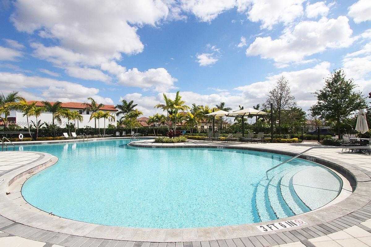 Small Image of 4184 CASCADA CIR, Cooper City Number 21