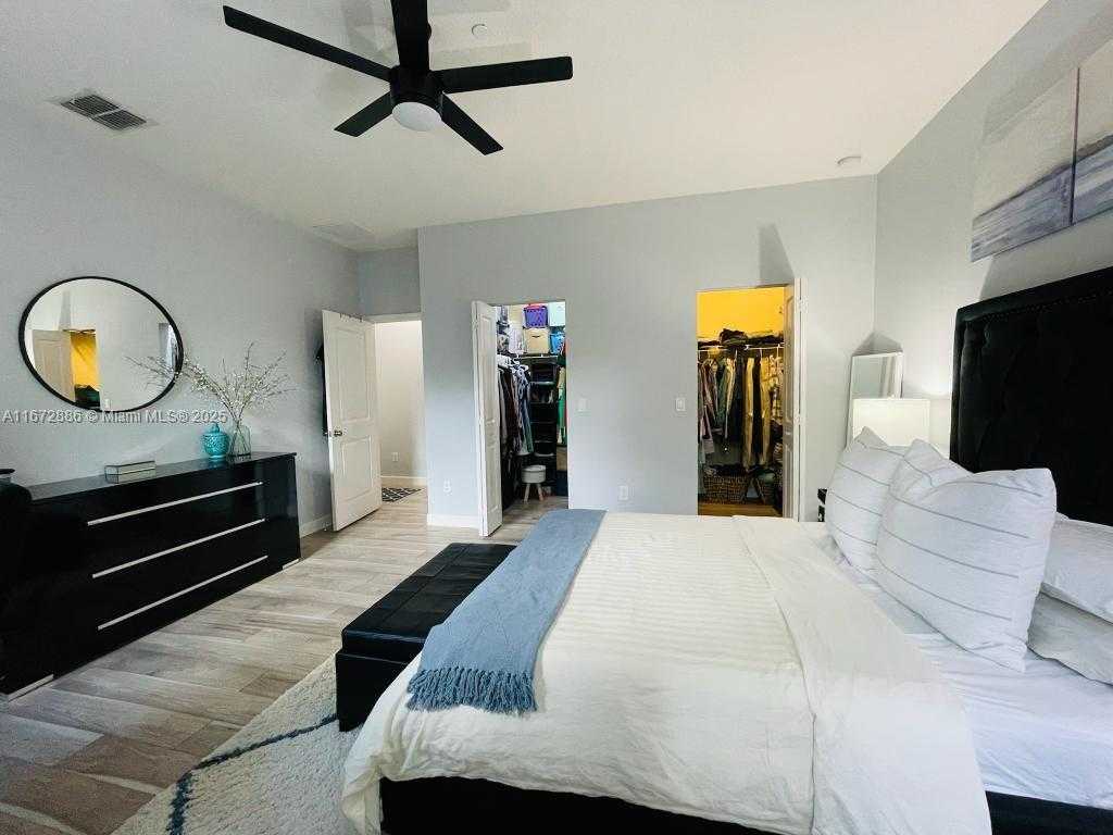Small Image of 4184 CASCADA CIR, Cooper City Number 22