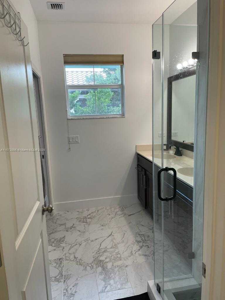 Small Image of 4184 CASCADA CIR, Cooper City Number 23