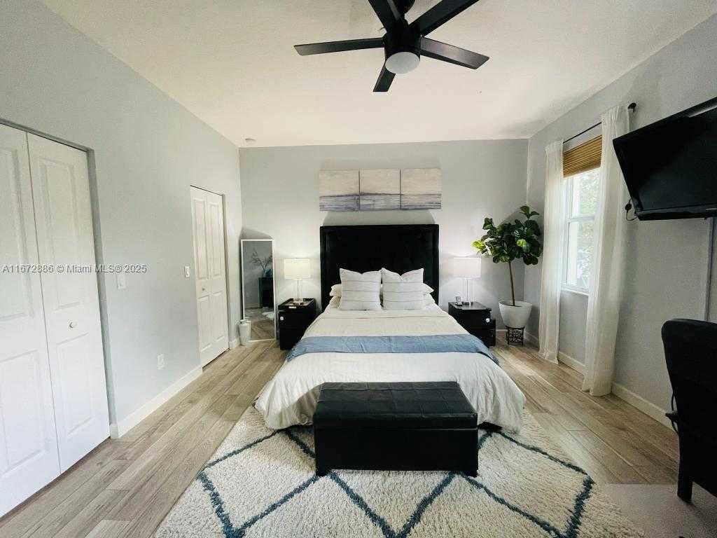 Small Image of 4184 CASCADA CIR, Cooper City Number 27